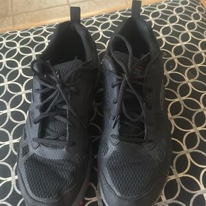 Black men’s sketcher’s size 13
